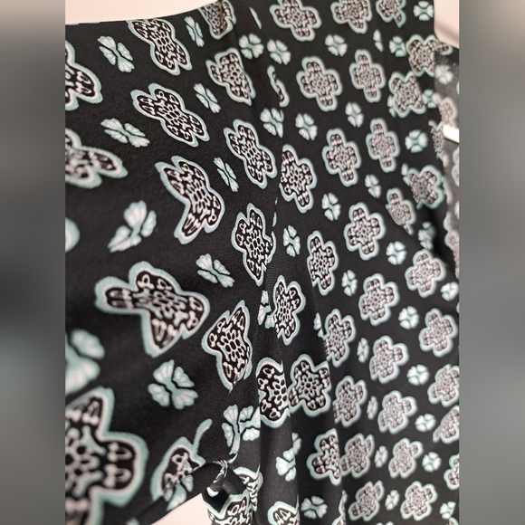 Jones New York Geometric Sheer Button Up - Picture 2 of 5